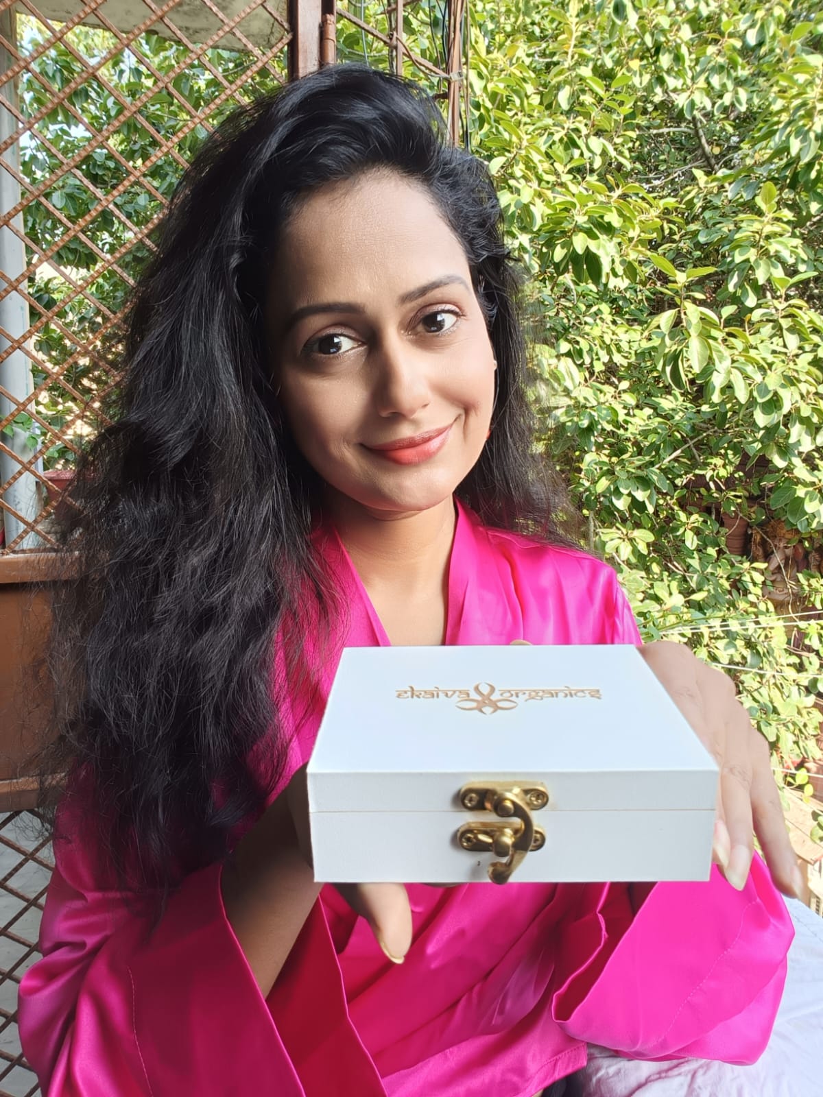 Ekaiva Organics Luxury Gift Box - Deluxe Duo: Jasmine Blossom & Almond Oil Bathing Bars in an Elegant Engineered Wooden Box